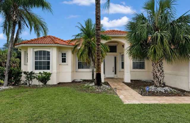 Private Estate Living on 2.6 Acres in Golden Gate Estates photos photos