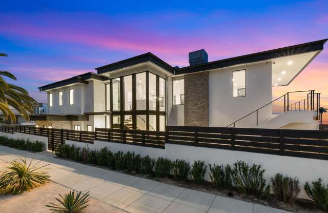 Coastal Luxury Living Steps from Moonlight Beach photos photos