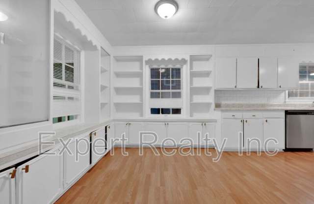 900 75th St S Gallery 3