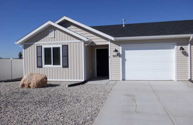 3 bedroom- 2 bath Newer Construction - 907 Ironwood Circle, Cedar City, UT 84721
