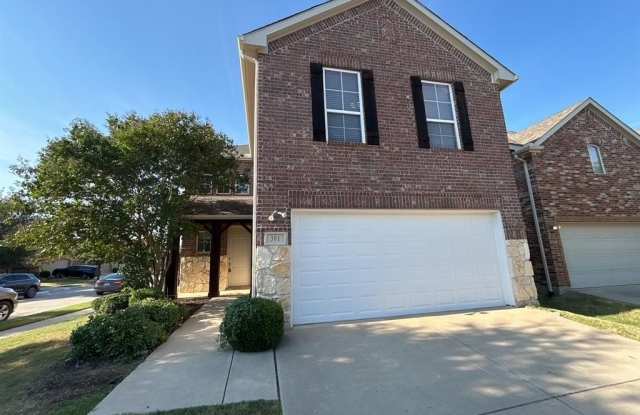 417 Perkins Drive - 417 Perkins Drive, Lantana, TX 76226