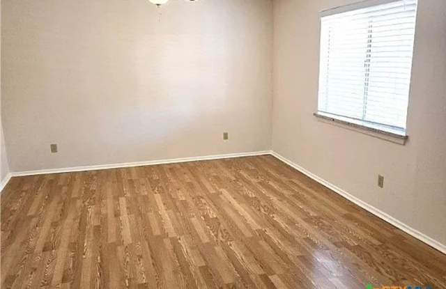 203 S Mitchell Avenue Gallery 2
