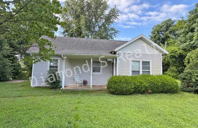 Cute 2 Bedroom Home with a Country Setting! Willard Schools! photos photos