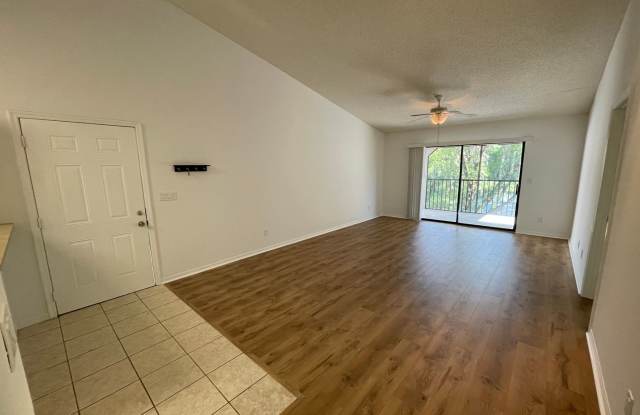 ANNUAL RENTAL - 2 BED/2 BATH SECOND FLOOR AT OASIS Gallery 1