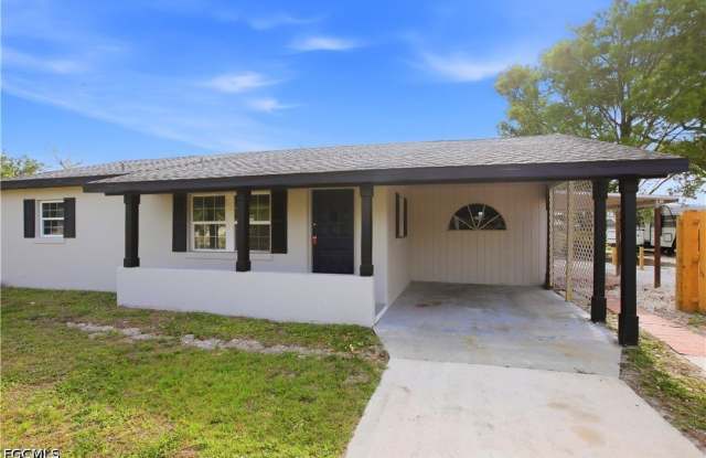 1640 Daniels Drive photos photos