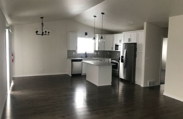 3 Bed 2.5 Bath Single Family Home Gallery 4