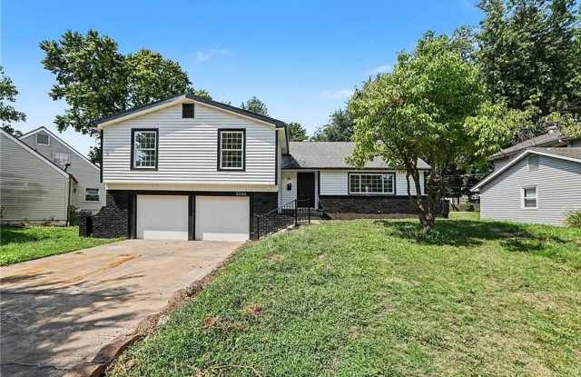 Beautiful Fully Renovated Home in Johnson County Gallery 1
