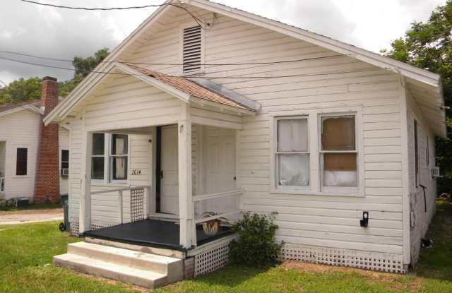 Duplex at 1016 NE 8th Ave. Ocala, FL 34470 Gallery 3