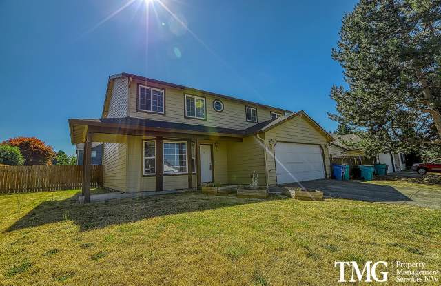 Spacious 4 Bedroom Home w/ Patio  Large Fully Fenced Yard! photos photos
