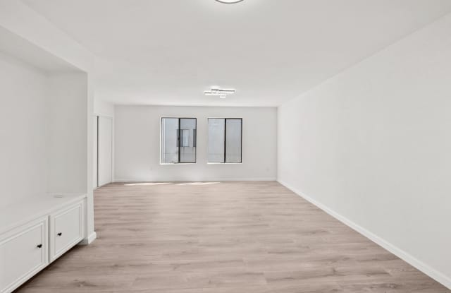Stylish Remodeled Home 3+3 Gallery 3