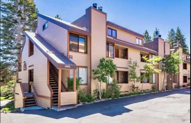 Stylish 2-Bed + Loft Mountain Condo in San Sierra – Winter Seasonal Rental ❄️ - 161 Horseshoe Drive, Mammoth Lakes, CA 93546