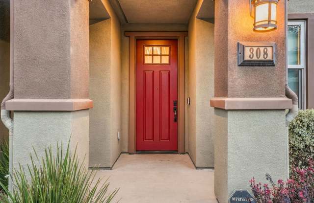 Bright Corner 3 Bed 3.5 Bath Townhome in Mountain View’s Montecito Community Gallery 3
