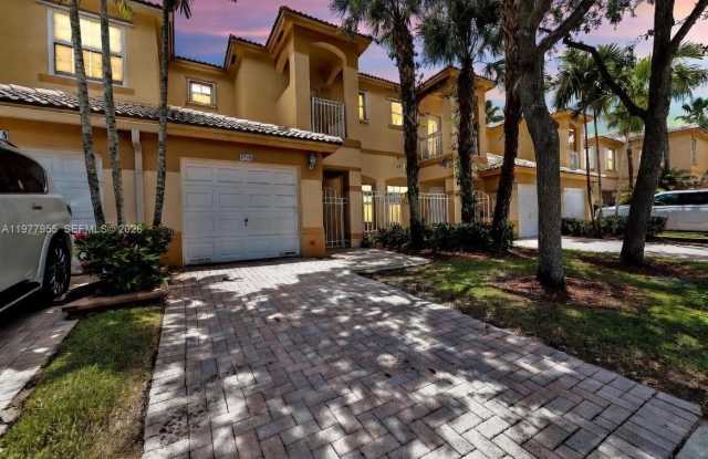 858 NW 170th Ter photos photos