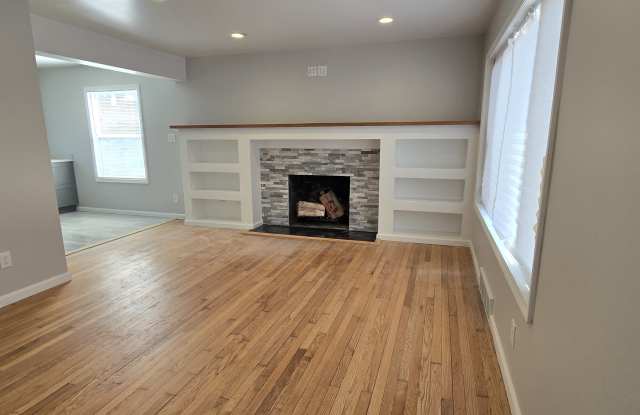 15800 Whitcomb photos photos