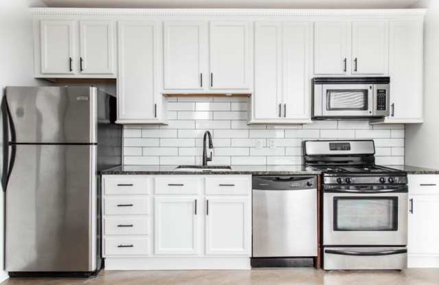 3266 N Clark photos photos