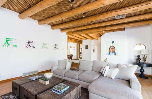 8523 N 50th Pl Gallery 4