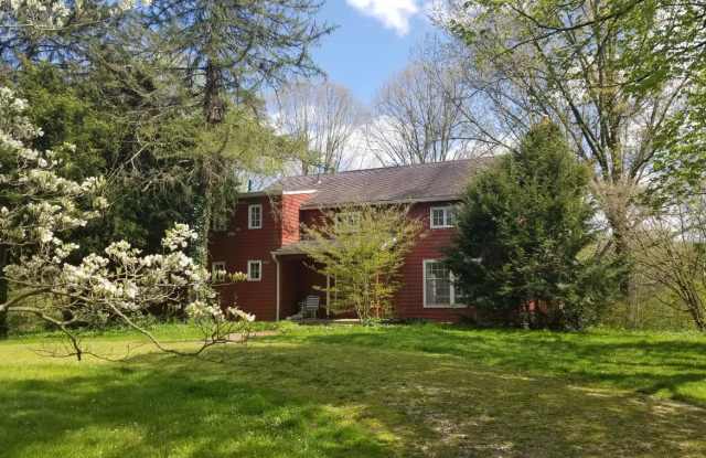 2862 Raccoon Valley Road Gallery 3