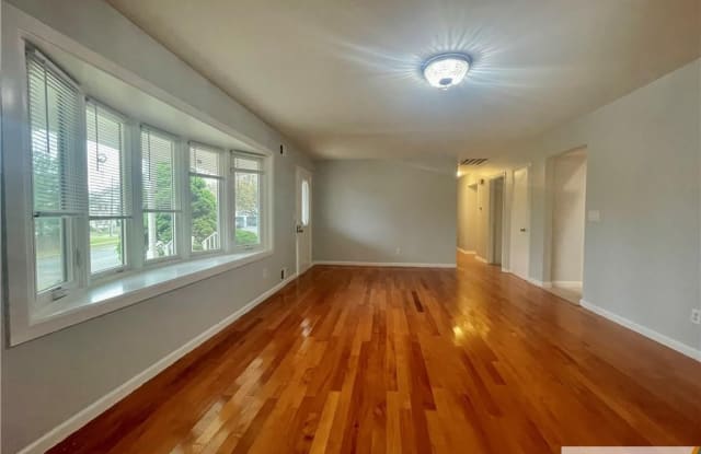 3 Taurus Court - 3 Taurus Court, Middlesex County, NJ 08820