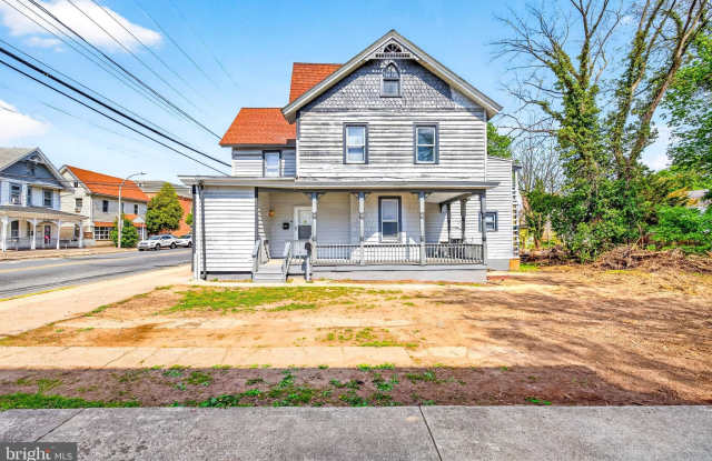 216 W DIVISION Street photos photos