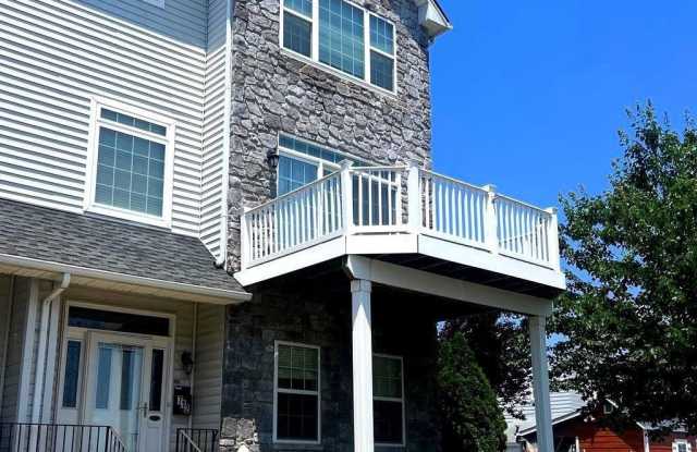 712 MILL STREET photos photos