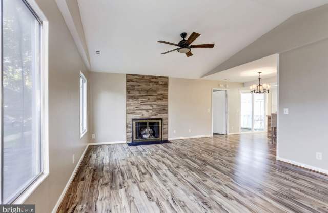 3644 EDELMAR TERRACE Gallery 3