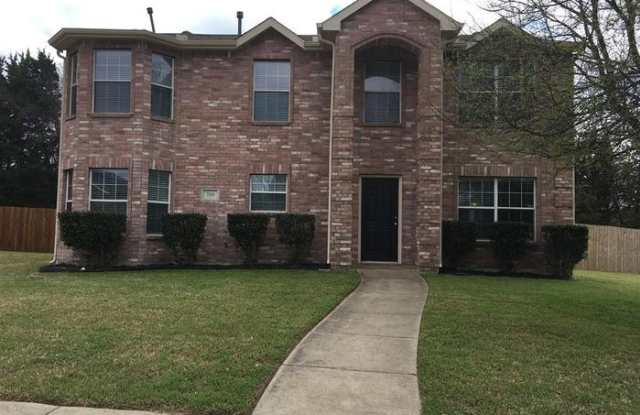 700 Forest Creek - 700 Forest Creek, DeSoto, TX 75115