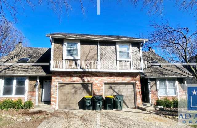 Very Nice 3 Bedroom 2 Bath Duplex in Overland Park-Available in JUNE!! photos photos