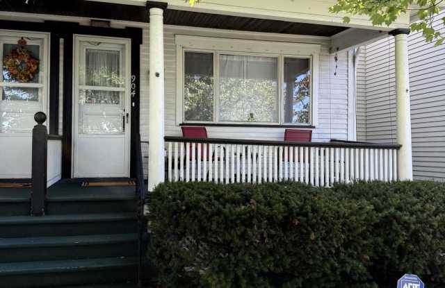 904 Taylor Avenue Gallery 1