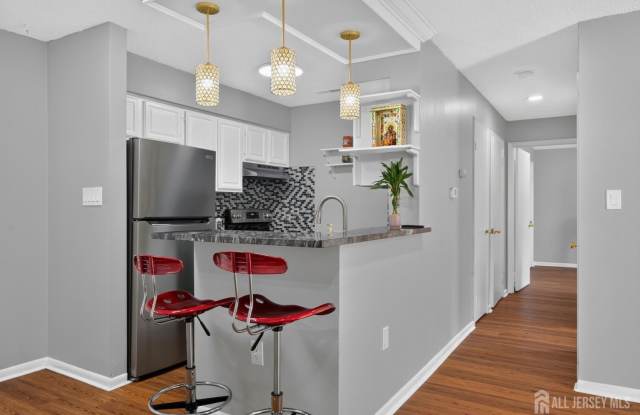 5208 Ravens Crest Drive Gallery 3