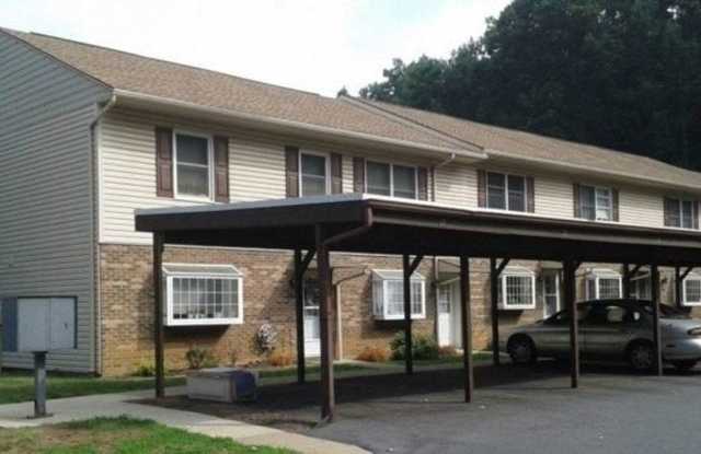 Mary Ellen Lane-2049 (Woods Edge-CREM) photos photos