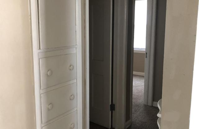 1215 34th St NE - 1215 34th Street Northeast, Cedar Rapids, IA 52402 1215 34th St NE - 1215 34th Street Northeast, Cedar Rapids, IA 52402