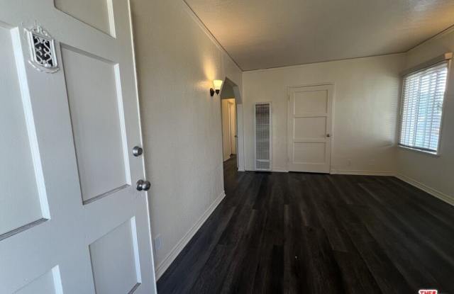 5114 1/2 4th Ave photos photos