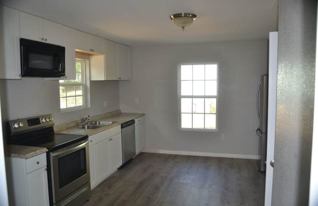 Cozy 1 bedroom 1 bathroom photos photos