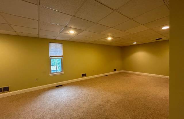 One Bedroom Apartment Gallery 4