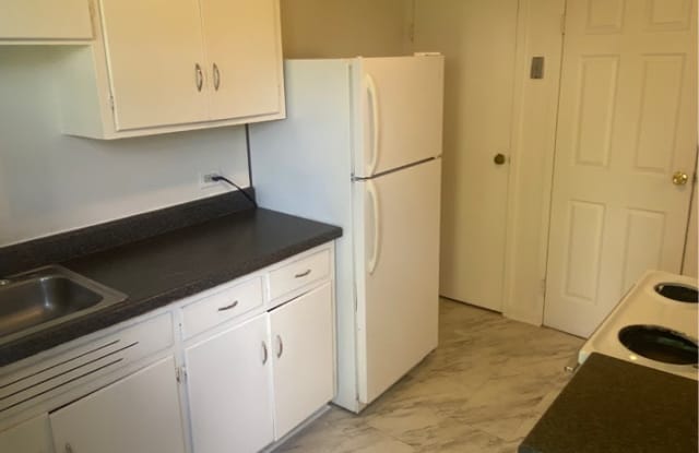 1324 Tamara Court - 1324 Tamara Court, Waukegan, IL 60085 1324 Tamara Court - 1324 Tamara Court, Waukegan, IL 60085