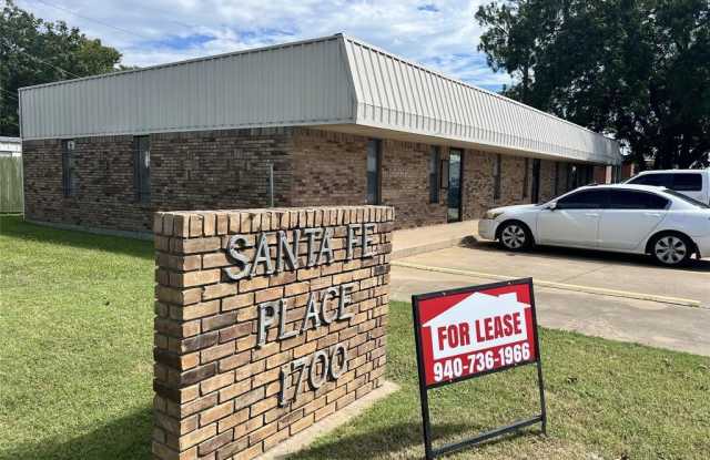 1700 N Weaver Street photos photos