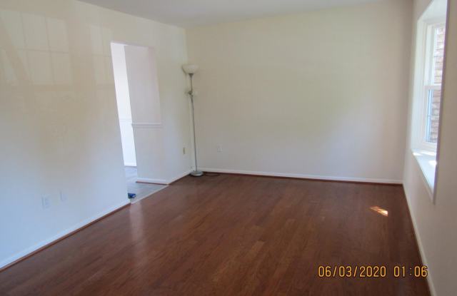 4158 HAMLIN COURT Gallery 3
