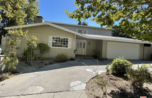 5220 Melvin Ave - 5220 Melvin Avenue, Los Angeles, CA 91356