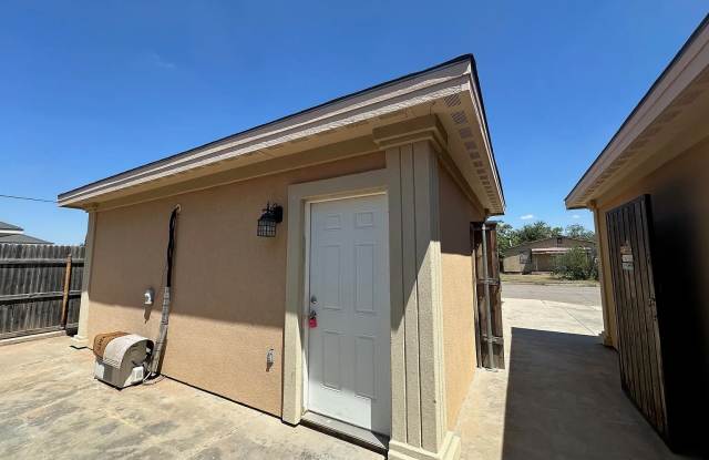 1216 East Parker AvenueUnit A Gallery 3