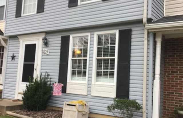 839 Oak Leaf Court - 839 Oak Leaf Court, Warrenton, VA 20186