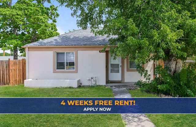4 WEEKS FREE RENT PLUS FREE 55" TV IF MOVED IN BY 10/15!! Charming Bungalow for Rent in Prime Denver Location! Gallery 1