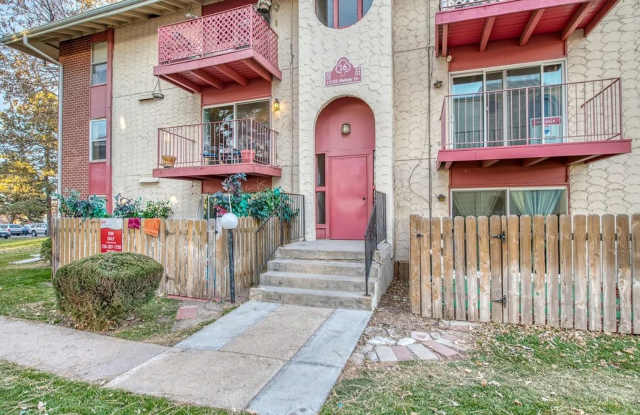 2B/1B Upper Level Condo in Cottonwood Villas - Available 9/1! photos photos