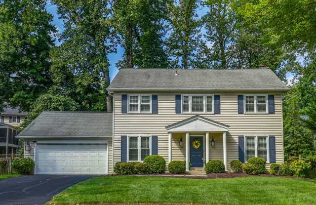 Beautiful 4 Bed 2.5 Bath SFH in Burke For Rent Gallery 1