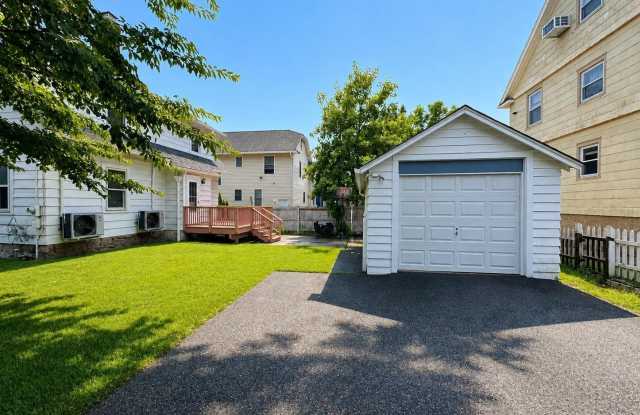 432 Beach Avenue Gallery 2