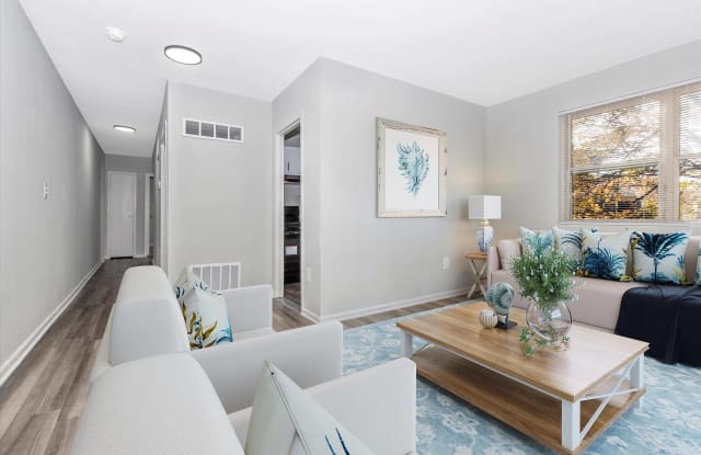 Emerald Apartments Gallery 4