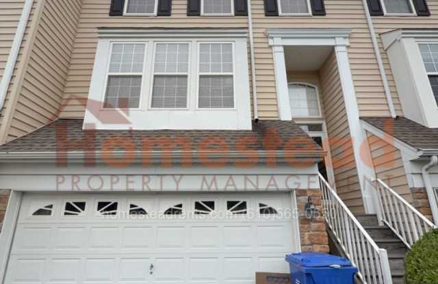 TOWNHOME FOR RENT IN GLEN MILLS Gallery 1