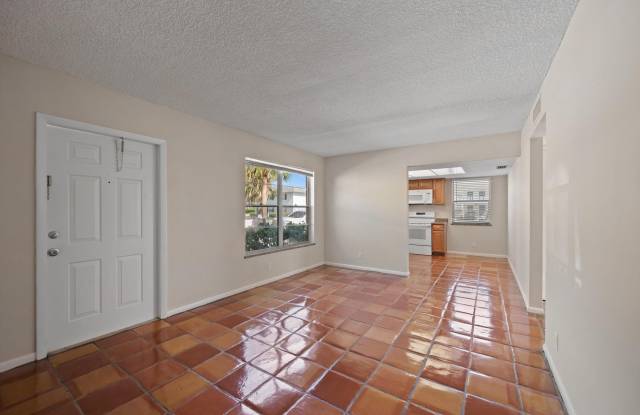 2707 VANDIVER Drive Gallery 2