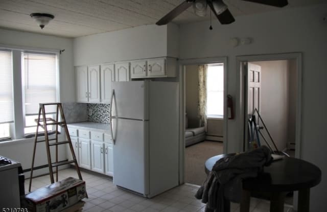 290 Lakeview Ave - 290 Lakeview Avenue, Clifton, NJ 07011