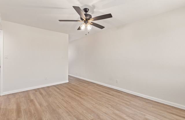 2 Bed 1 Bath with Private Patio - Central Mesa Gallery 3