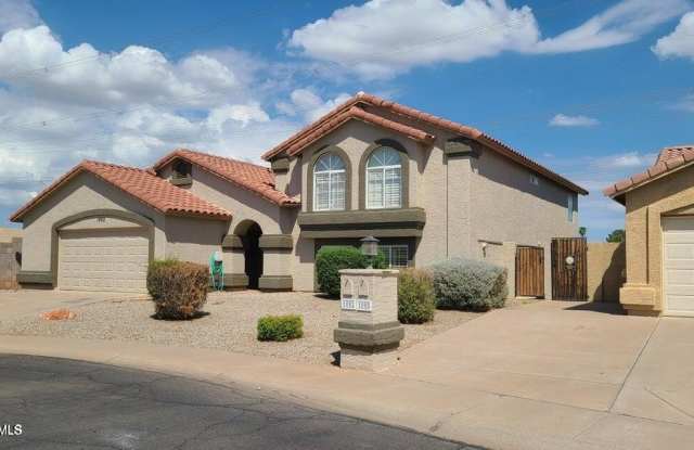 1002 E HEARNE Way Gallery 1